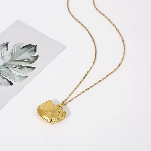 Gold Hello Kitty Locket Necklace - Picture 9 of 9